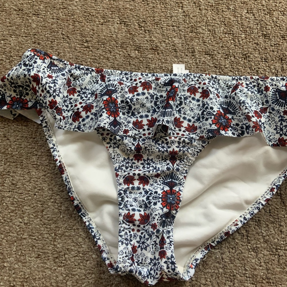 Floral Ruffled Two-piece - Picture 3 of 5